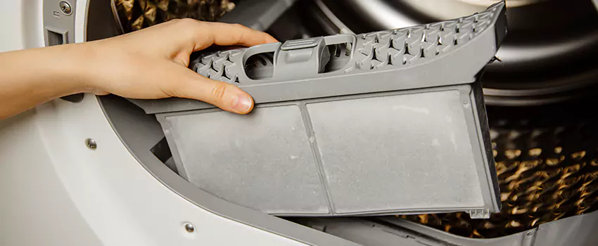 Signs Of A Clogged Dryer Lint Trap in Lynnwood, Washington
